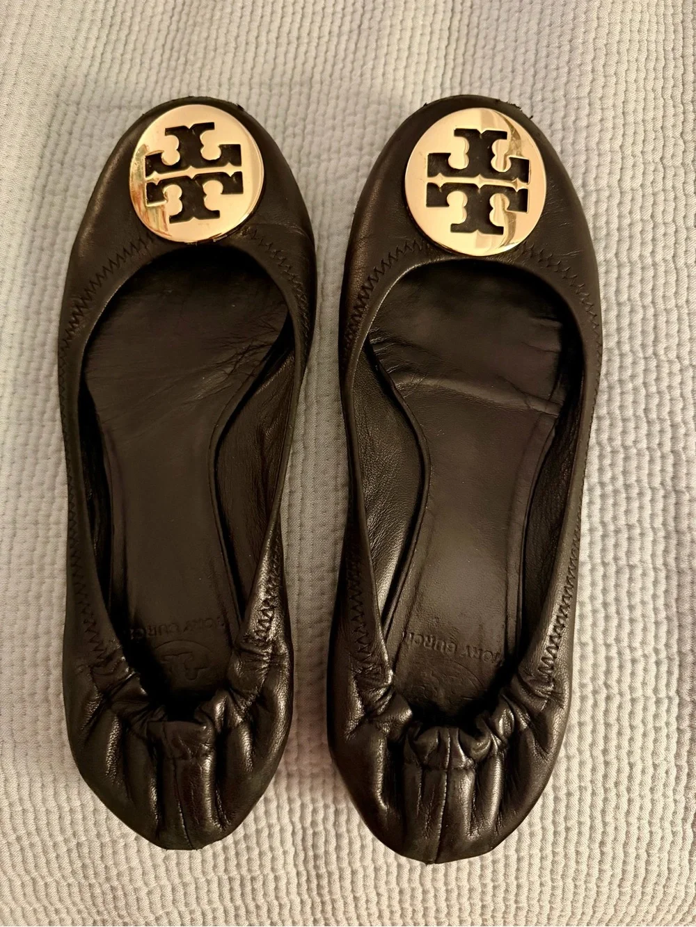 Tory Burch Black Leather Ballet Flats with Gold Logo Medallion - Picture 2 of 3